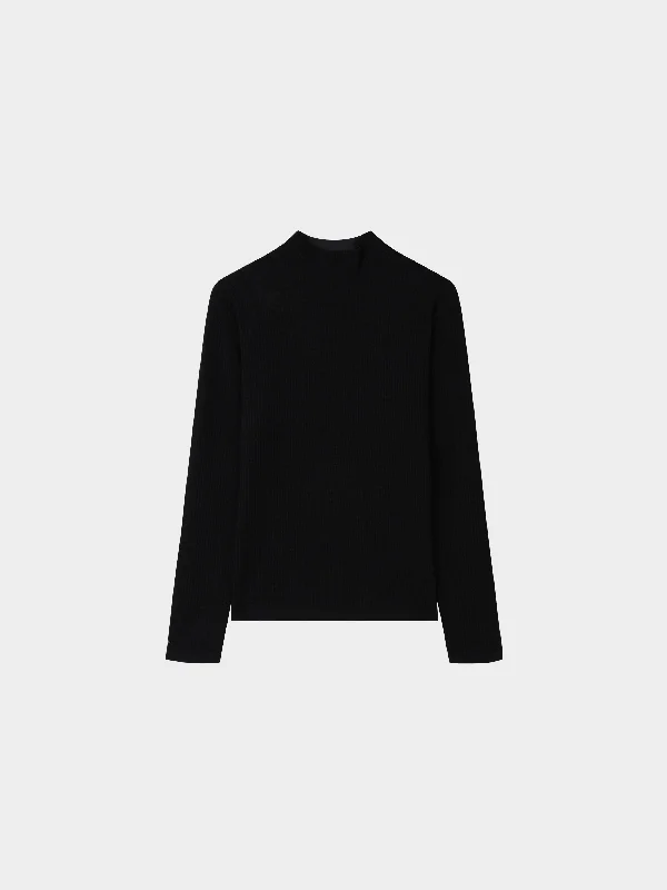 Textured Stretch Turtleneck-Black